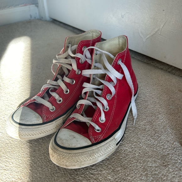 Red Converse - Picture 3 of 6